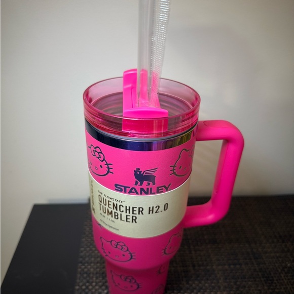 COPY Stanley Hello Kitty HOT Pink Tumbler - Picture 4 of 4